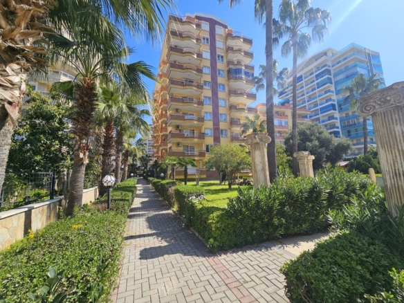 2 Bedroom Apartment in Mahmutlar Alanya Near Beach